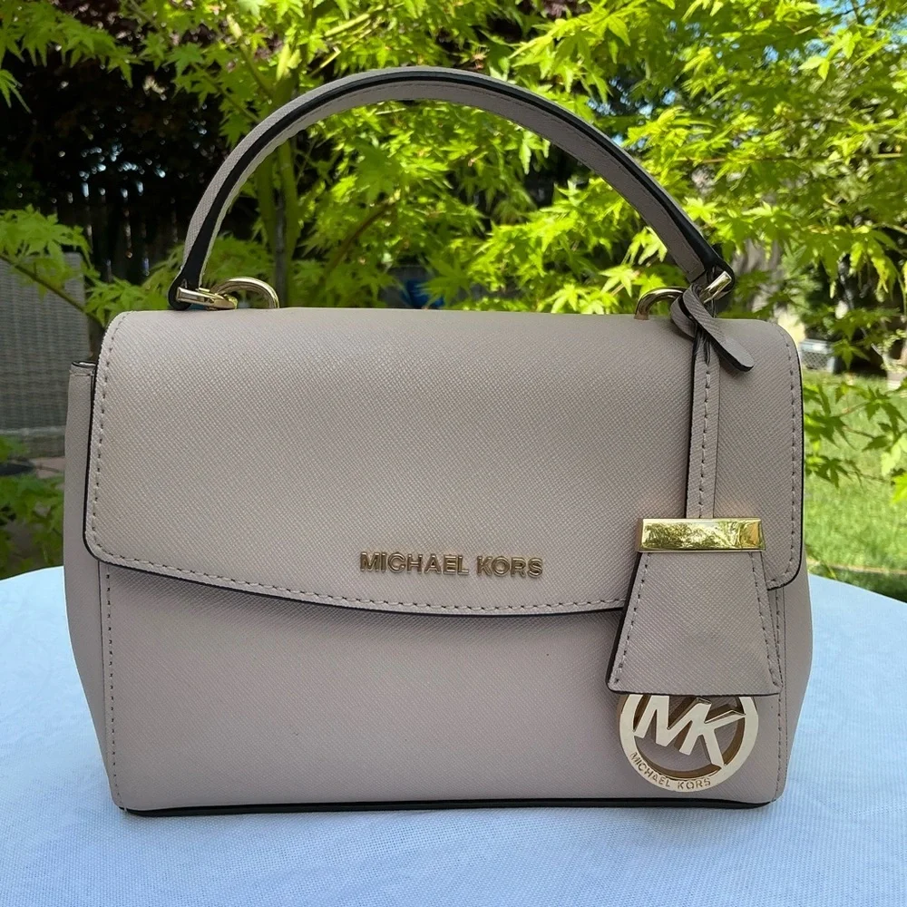 Michael Kors Light Pink Nude Satchel Crossbody Hand Bag
